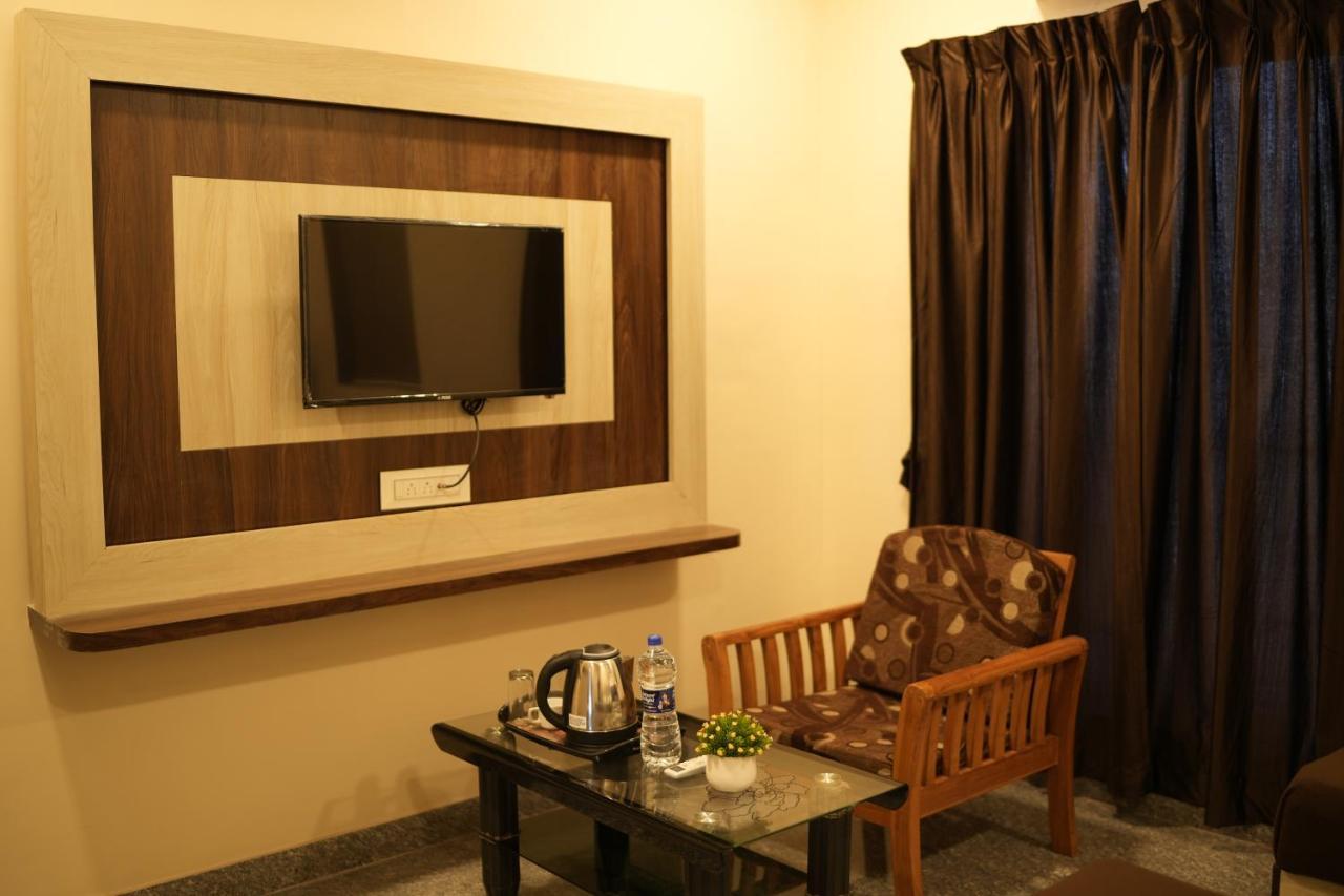 Hotel Sitara Inn Ratnagiri Exterior photo